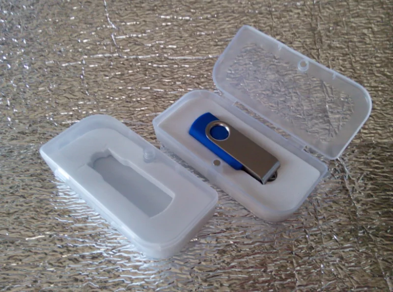 krabička s magnetem a výřezem pro otočný flash disk - Tyto krabičky můžete mít i s výřezem na přání, pro produkt vaší firmy.