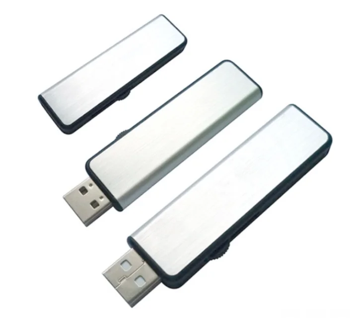USB disk s výsuvným konektorem, pro dlouhou grafiku - Velká plocha flash disku je vhodná i pro potisk složitější grafikou.